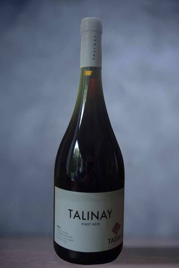 <strong>Tabali Talinay Pinot Noir 2018</strong> (75 cl) <br/> <div class='badge-cepage'> Pinot Noir</div> <div class='badge-country'>Chili</div>